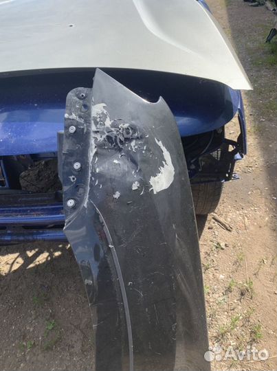 Крыло переднее левое Рено Дастер