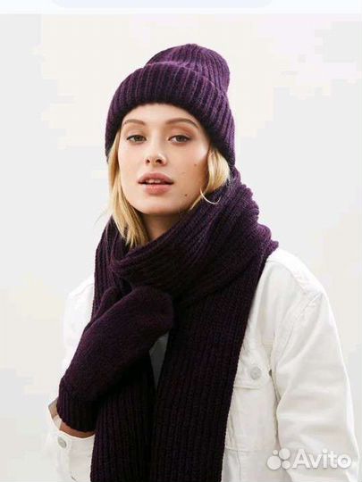 Комплект шапка, варежки и шарф