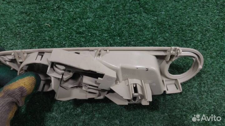 Ручка двери внутренняя левая Ford Fiesta (CB1) 20