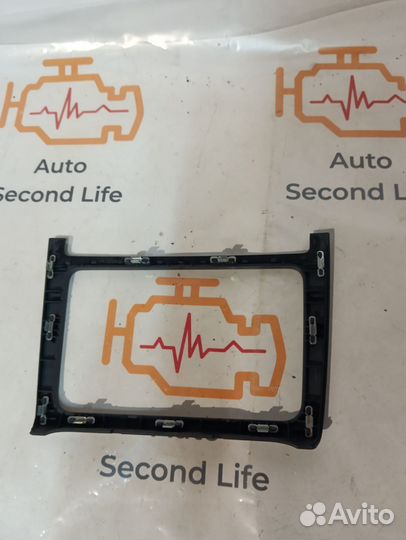 Рамка магнитолы Поло Седан