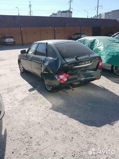 LADA Priora 1.6 МТ, 2011, битый, 300 000 км