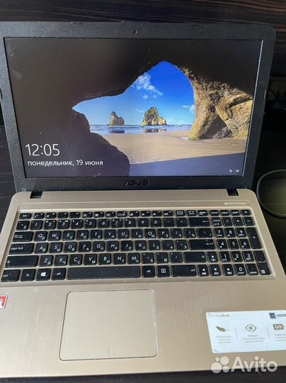 Ноутбук asus