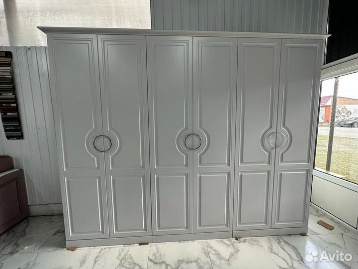 Шкаф распашной новый