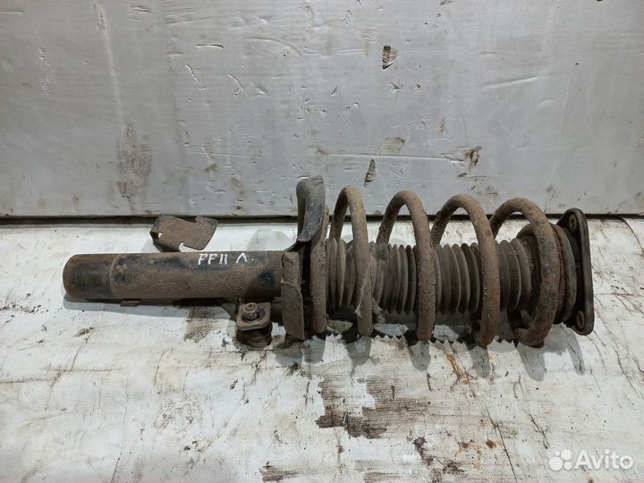 Передняя левая стойка Ford Focus 2