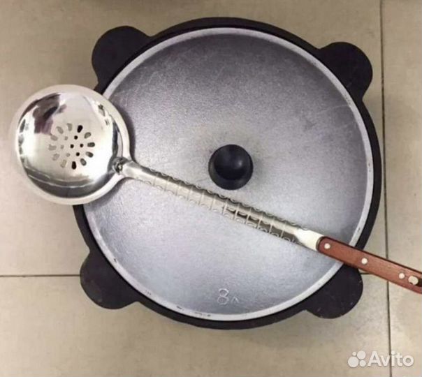 Kазан чугyнный 8л+шyмoвка