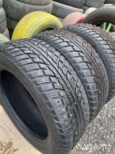 Kumho I'Zen RV Stud KC16 215/60 R17