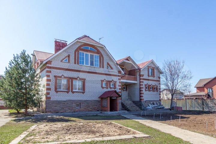 Дом 400 м² на участке 15 сот.