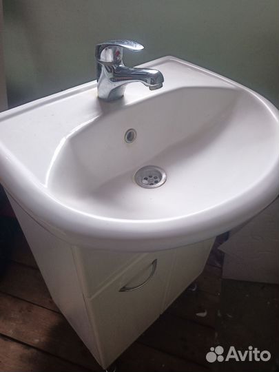 Тумба-раковина-смеситель