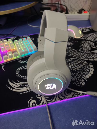 Игровые наушники с микрофоном и подсветкой