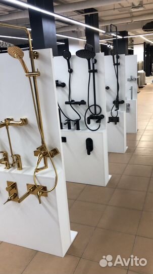 Стенды под сантехнику и аксисуарв