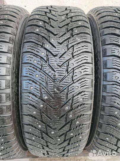 Nokian Tyres Hakkapeliitta 8 SUV 215/65 R16 102T