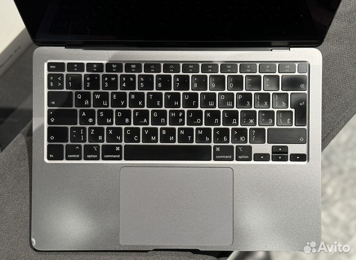 Macbook Air 13 8/256 Retina 2020
