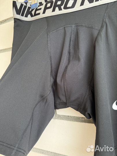 Компрессионные тайтсы Nike Pro Combat