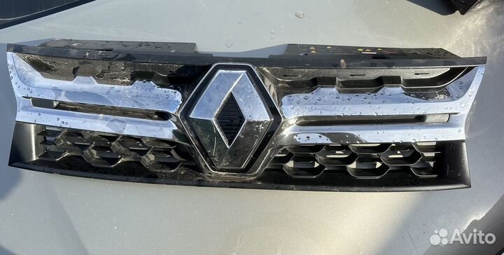 Renault duster решетка радиатора