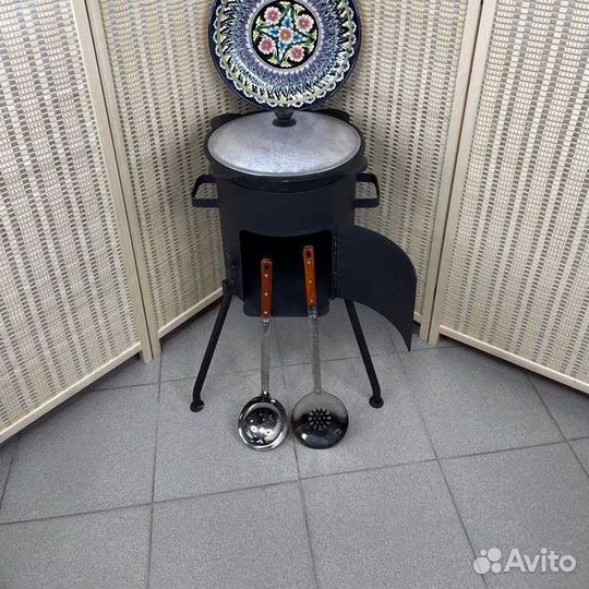 Казан чугунный с печкой