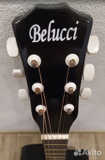 Акустическая гитара