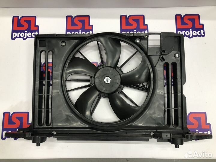 Диффузор радиатора Toyota Corolla 180 Auris 150 Av