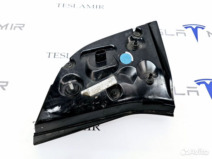 Фонарь крышки багажника левый Tesla Model 3 2019