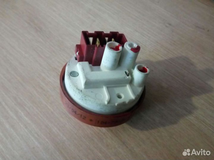 Датчик уровня воды Indesit wite 1077