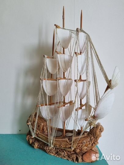 Кораблик сувенир из ракушек