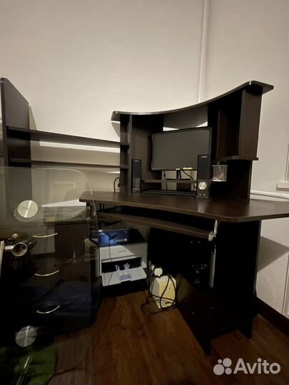 Компьютерный стол