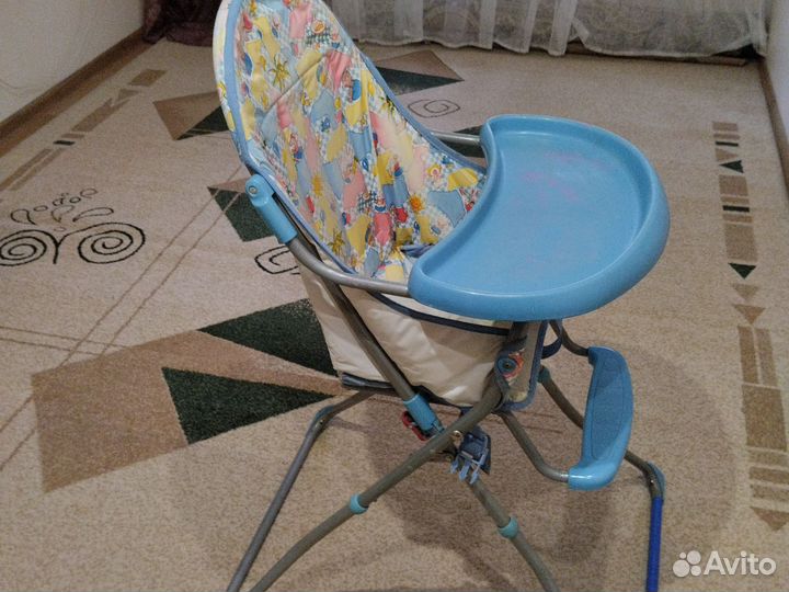 Детский столик и стульчик для кормления и каляска