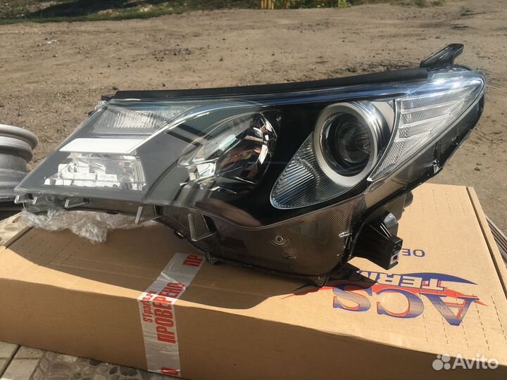 Фара левая галоген toyota RAV4 2012 2013 2014 2015