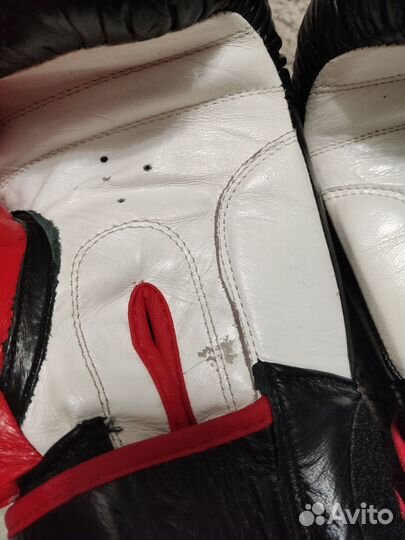 Боксерские перчатки Viking 10 oz