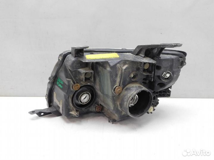 Фара правая Mitsubishi Montero/Pajero