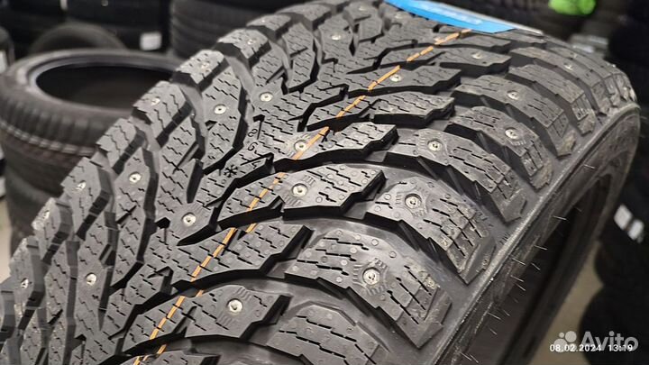 Nokian Tyres Hakkapeliitta 9 SUV 215/65 R16 102T