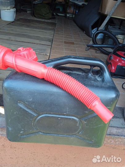 Канистра 5литров для лодочного мотора