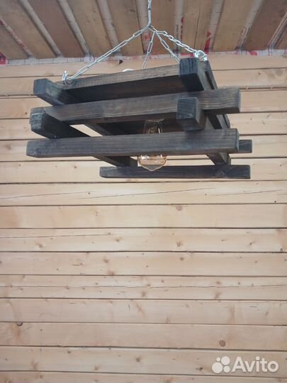 Люстра из древесины