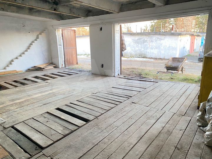 Гараж, > 30 м²