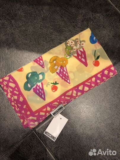 Платок moschino 47*50 и 85*85, подтяжки