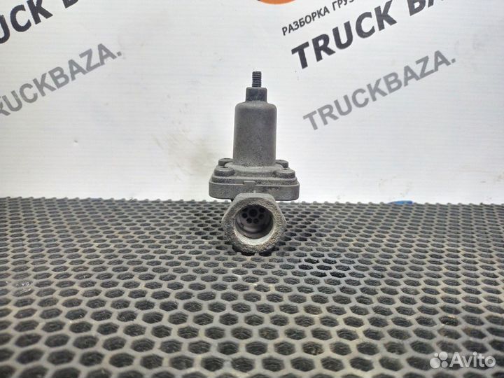 Клапан пневматический