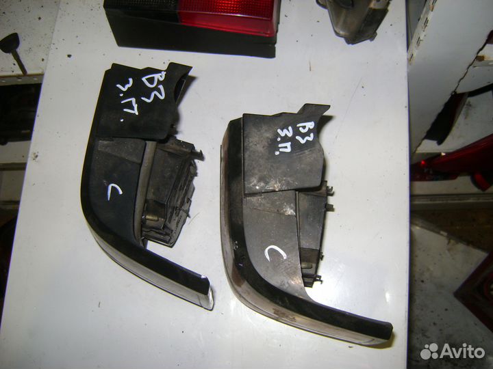 Фонарь наружный левый Volkswagen Passat B3 седан