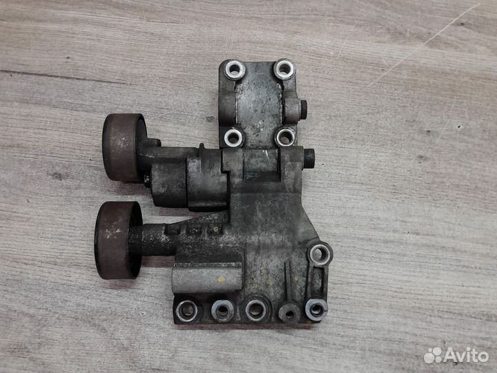 Кронштейн кондиционера Hyundai Sonata NF 2.4 G4KC