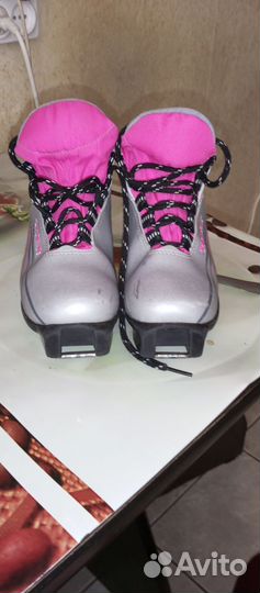 Лыжные ботинки