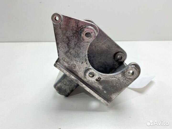 Кронштейн насоса гидроусилителя Audi A8 4E8 BHT