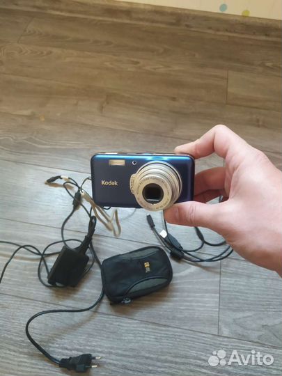 Компактный фотоаппарат Kodak easy share V1003