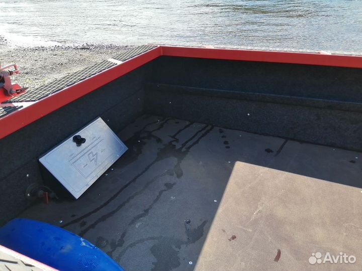 Продам лодку Негнет 470