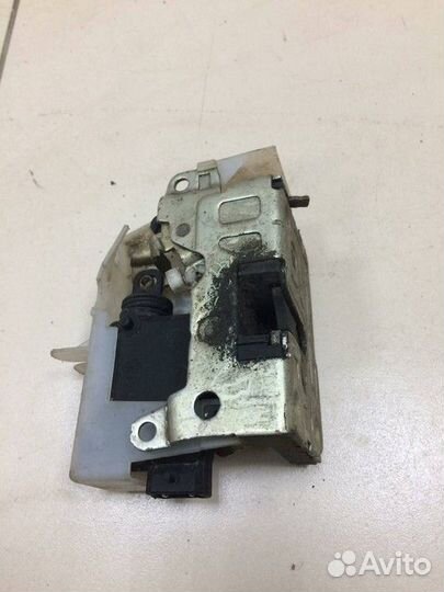 Замок двери задний правый Renault Symbol