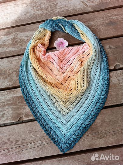 Бактус вязаный, платок