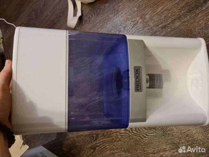 Новый настольный водоочиститель Неос redox
