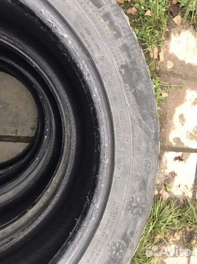 Kumho I'Zen Stud Snow KW11 225/55 R18