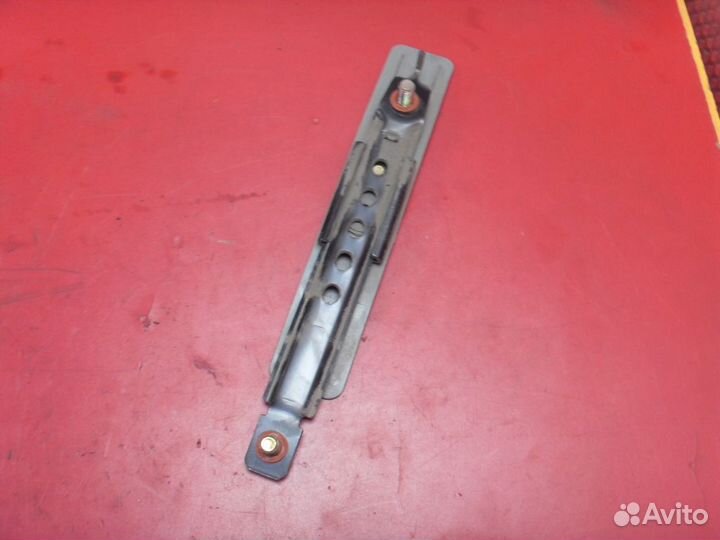 Механизм регулировки ремня безопасности Kia Clarus