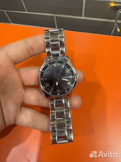 Наручные часы Guess