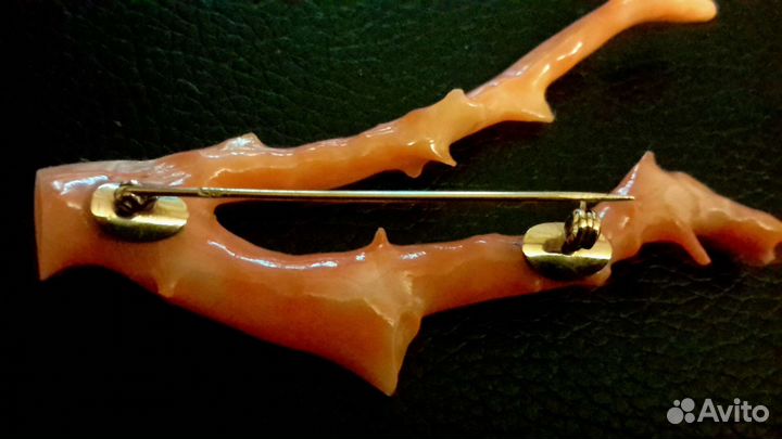 Брошь. Коралл. Италия.(фабрика)