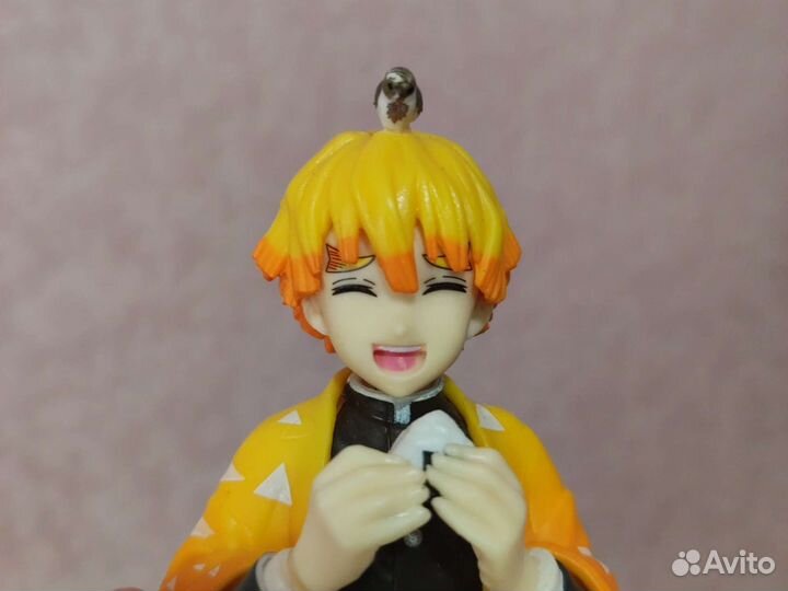 Аниме фигурка Зеницу Агацума сидящий