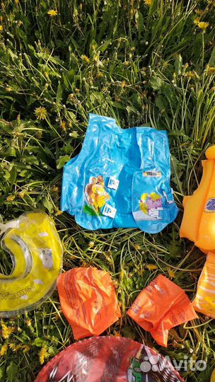 Жилет/круг/нарукавники для плавания